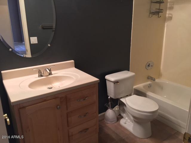 118 East Irvine Road Phoenix, AZ 85086 - Photo 43 of 61 Guest bath