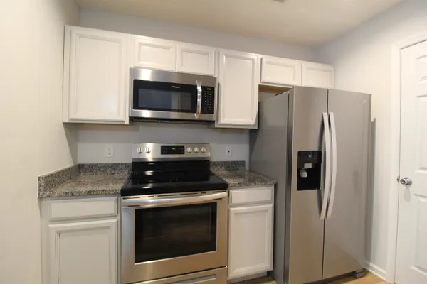 $1,900 | 2941 Locust Grv Court, Harrisonburg, VA 22801