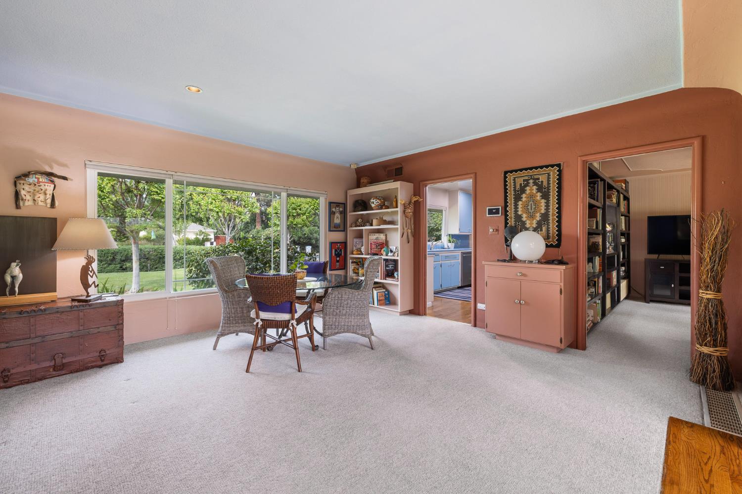 324 East Hampton Way Fresno, CA 93704 - Photo 13 of 49
