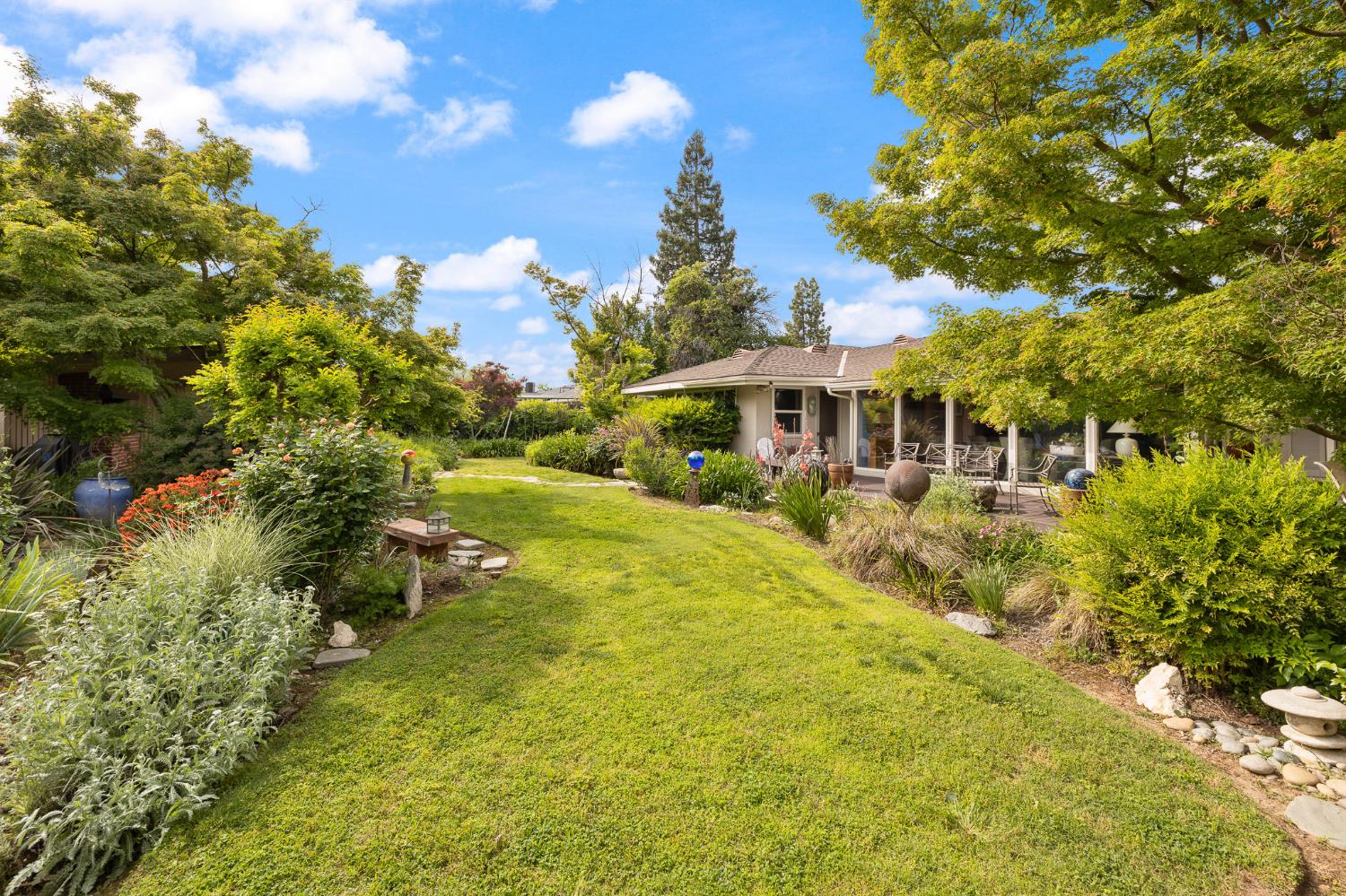 324 East Hampton Way Fresno, CA 93704 - Photo 44 of 49