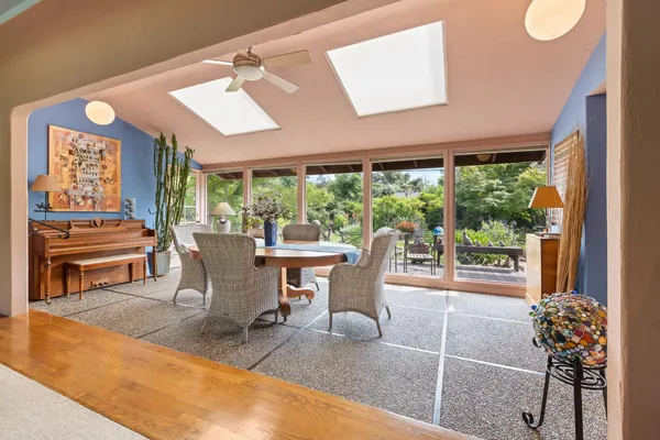 $525,000 | 324 East Hampton Way, Fresno, CA 93704