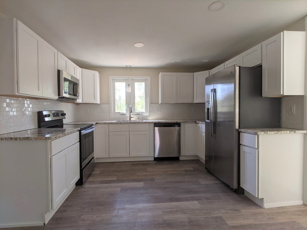 87 Country Road Agawam, MA 01001 - Photo 8 of 39 Gallery Image 8