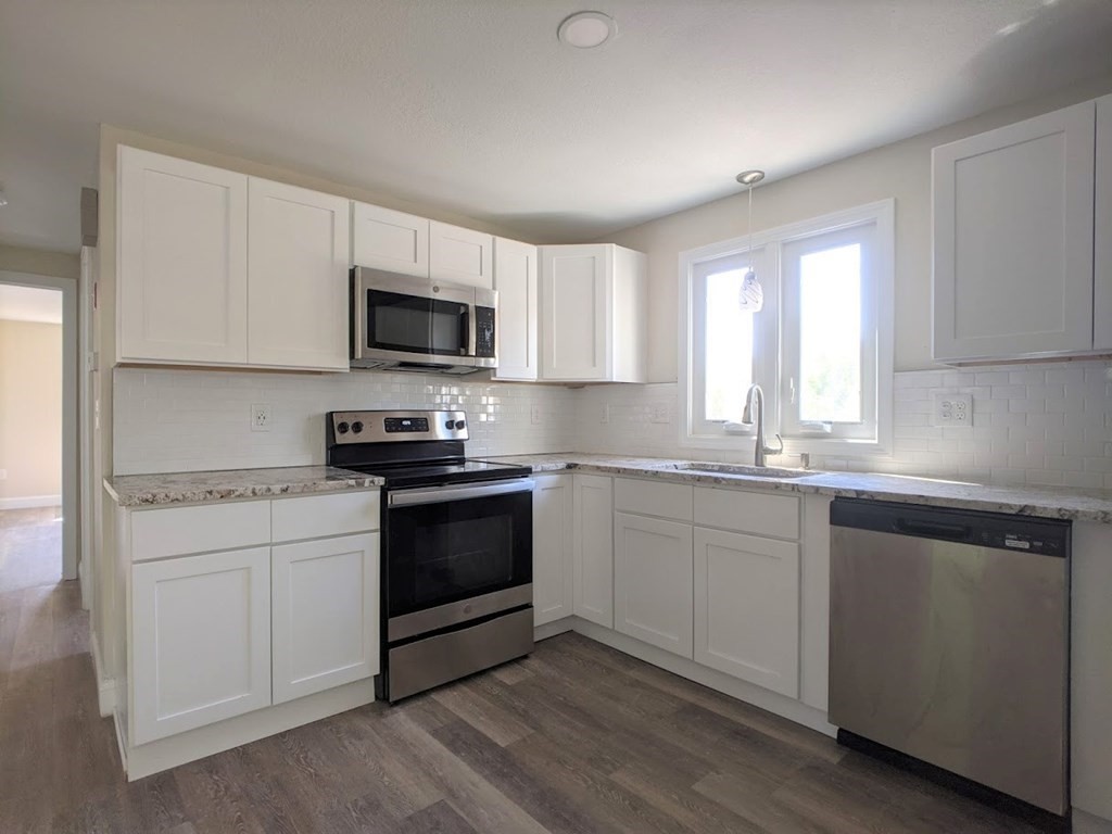 87 Country Road Agawam, MA 01001 - Photo 10 of 39 Gallery Image 10