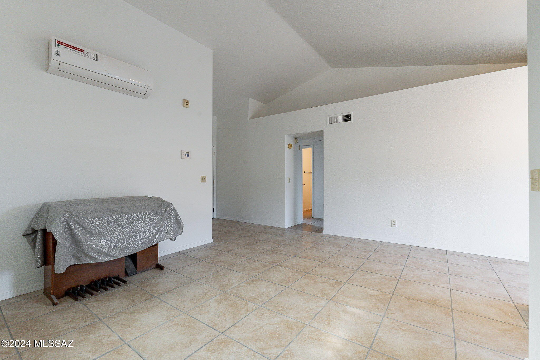 1712 Twin Ridge Road Tucson, AZ 85746 - Photo 8 of 29 Gallery Image 8