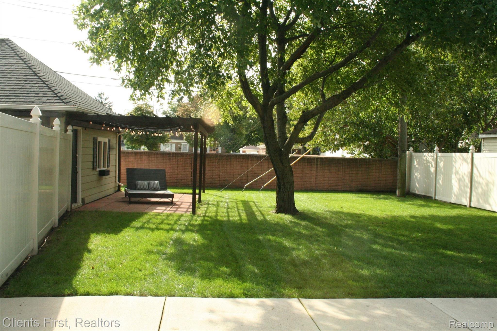 35205 Chestnut Street Wayne, MI 48184 - Photo 55 of 55 IMG_7457.JPG