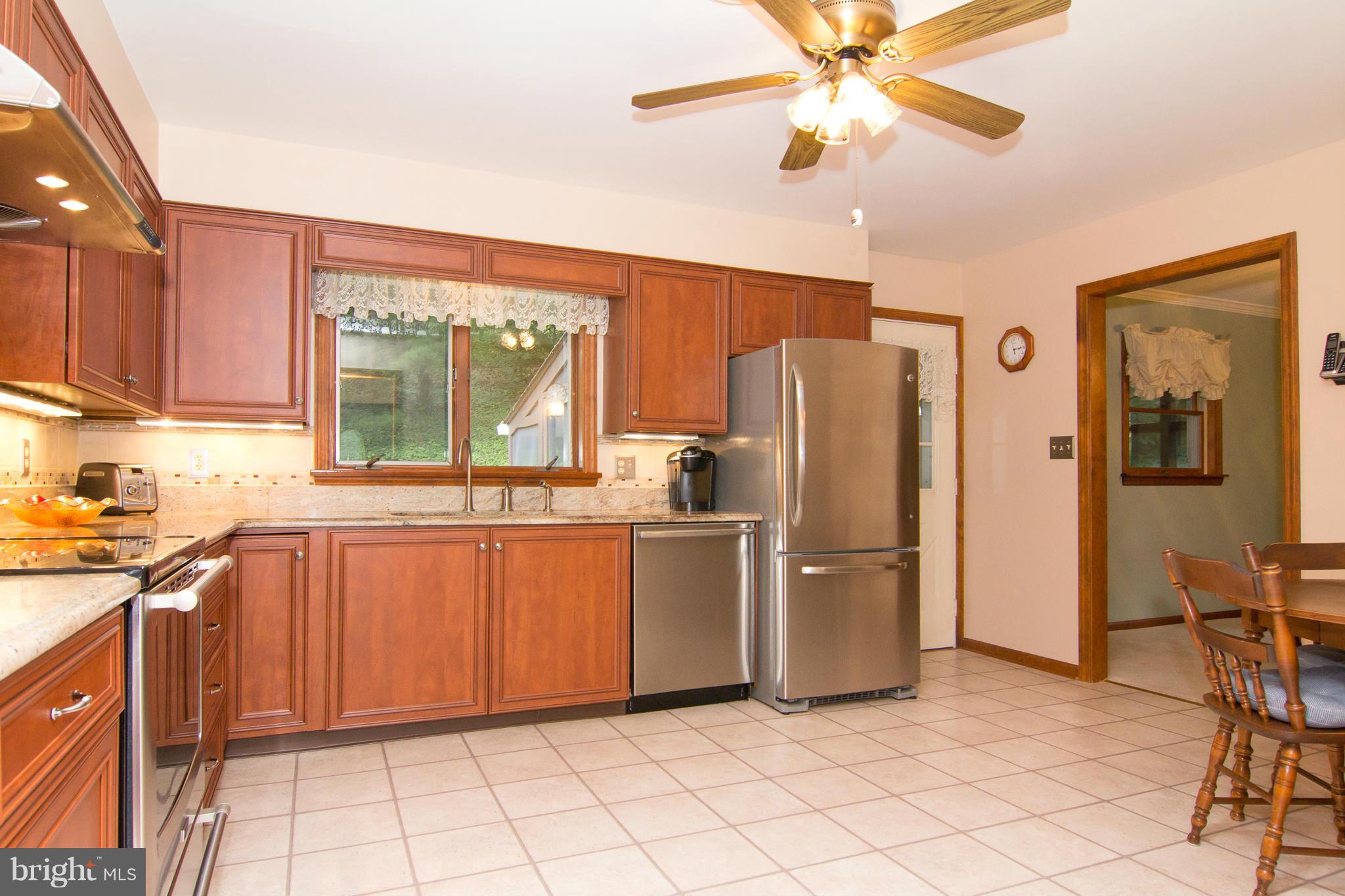 1091 Long Valley Road Westminster, MD 21158 - Photo 6 of 30 Spacious Kitchen