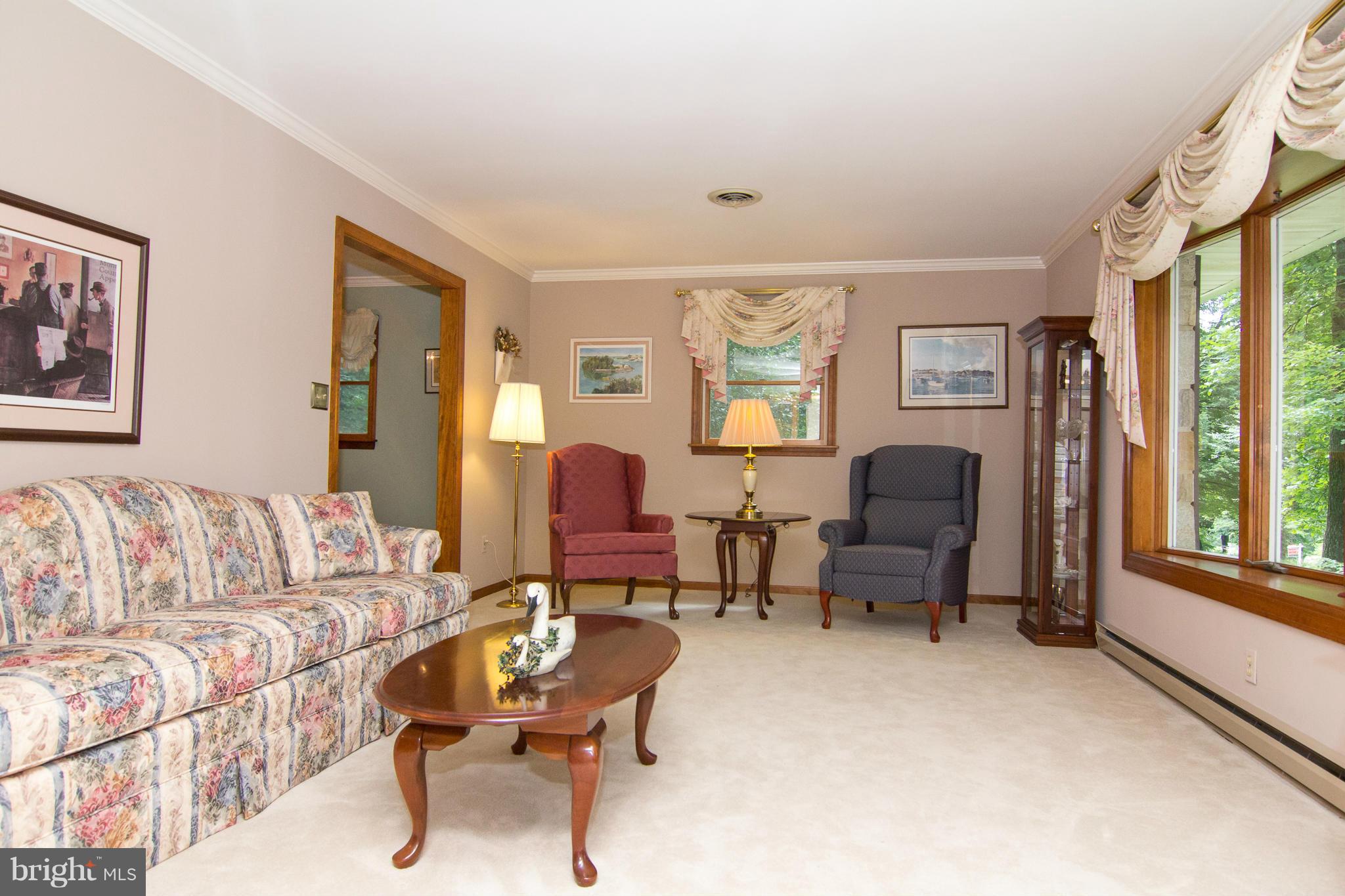1091 Long Valley Road Westminster, MD 21158 - Photo 8 of 30 Living Room