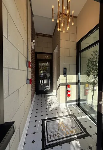 $4,000 | 1036 Lake Street, Unit 3S, Oak Park, IL 60301