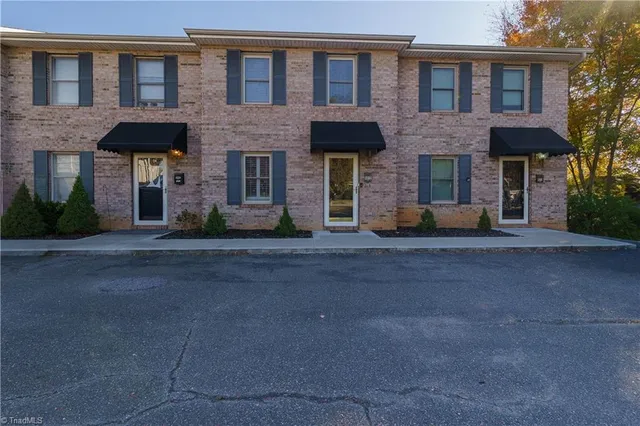 $214,900 | 1812 North Main Street, Mount Airy, NC 27030