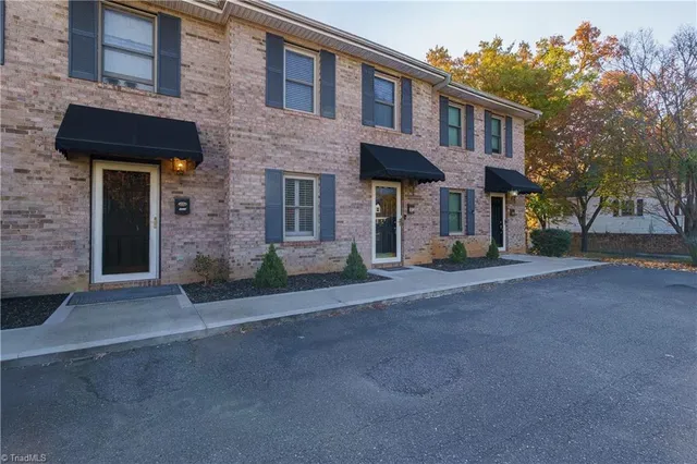 $214,900 | 1812 North Main Street, Mount Airy, NC 27030