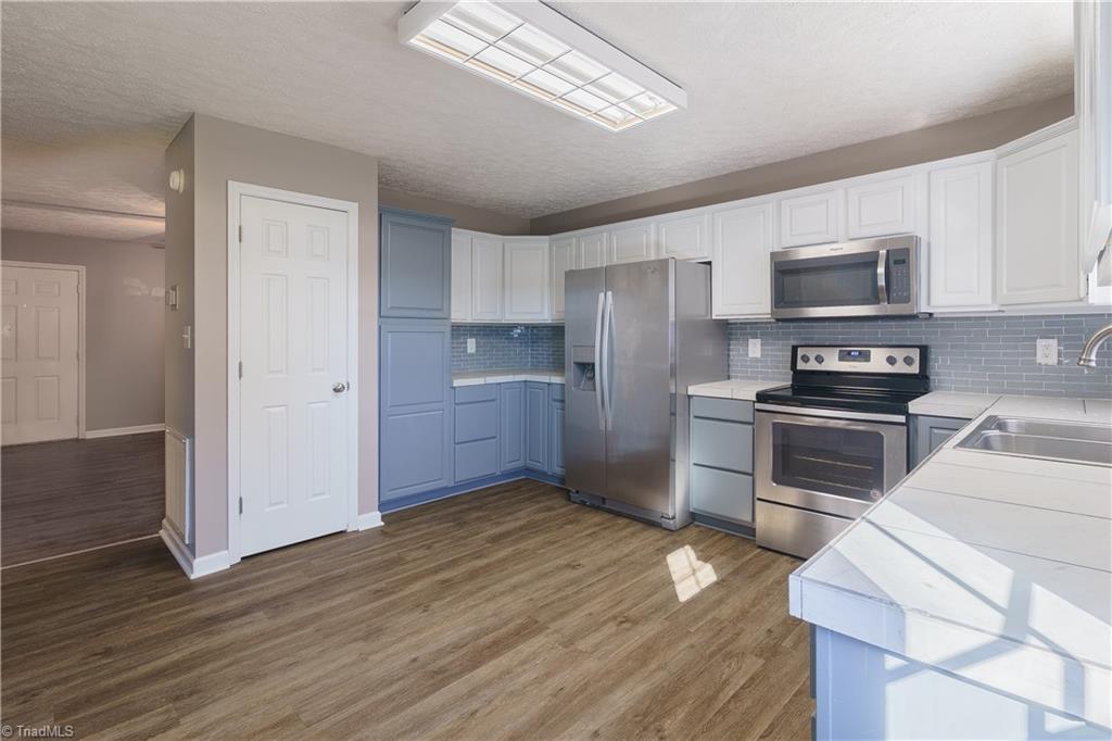 1812 North Main Street Mount Airy, NC 27030 - Photo 10 of 27