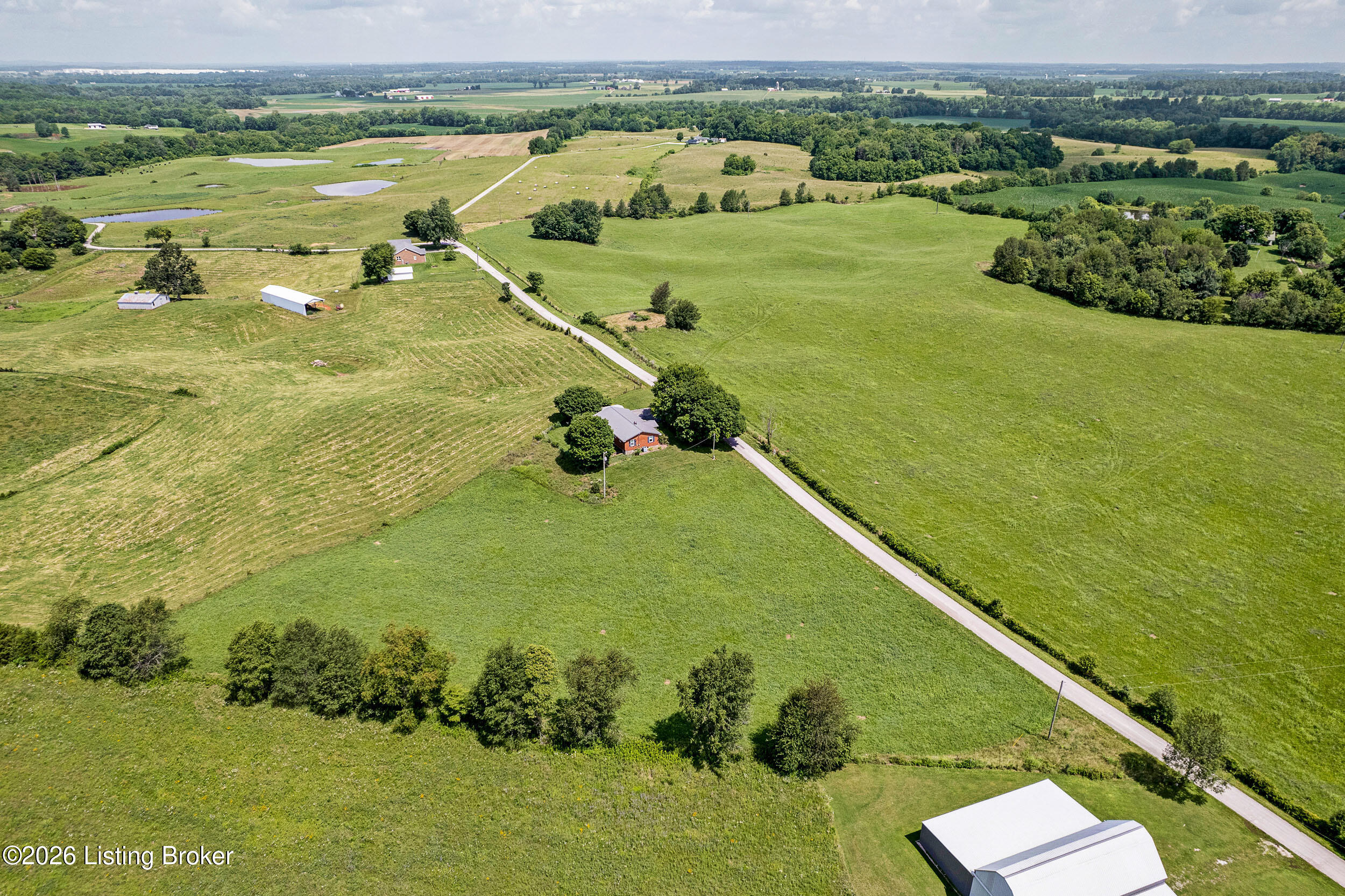 565 Hubert Spratt Road Hodgenville, KY 42748 - Photo 5 of 27 565SprattRd-2
