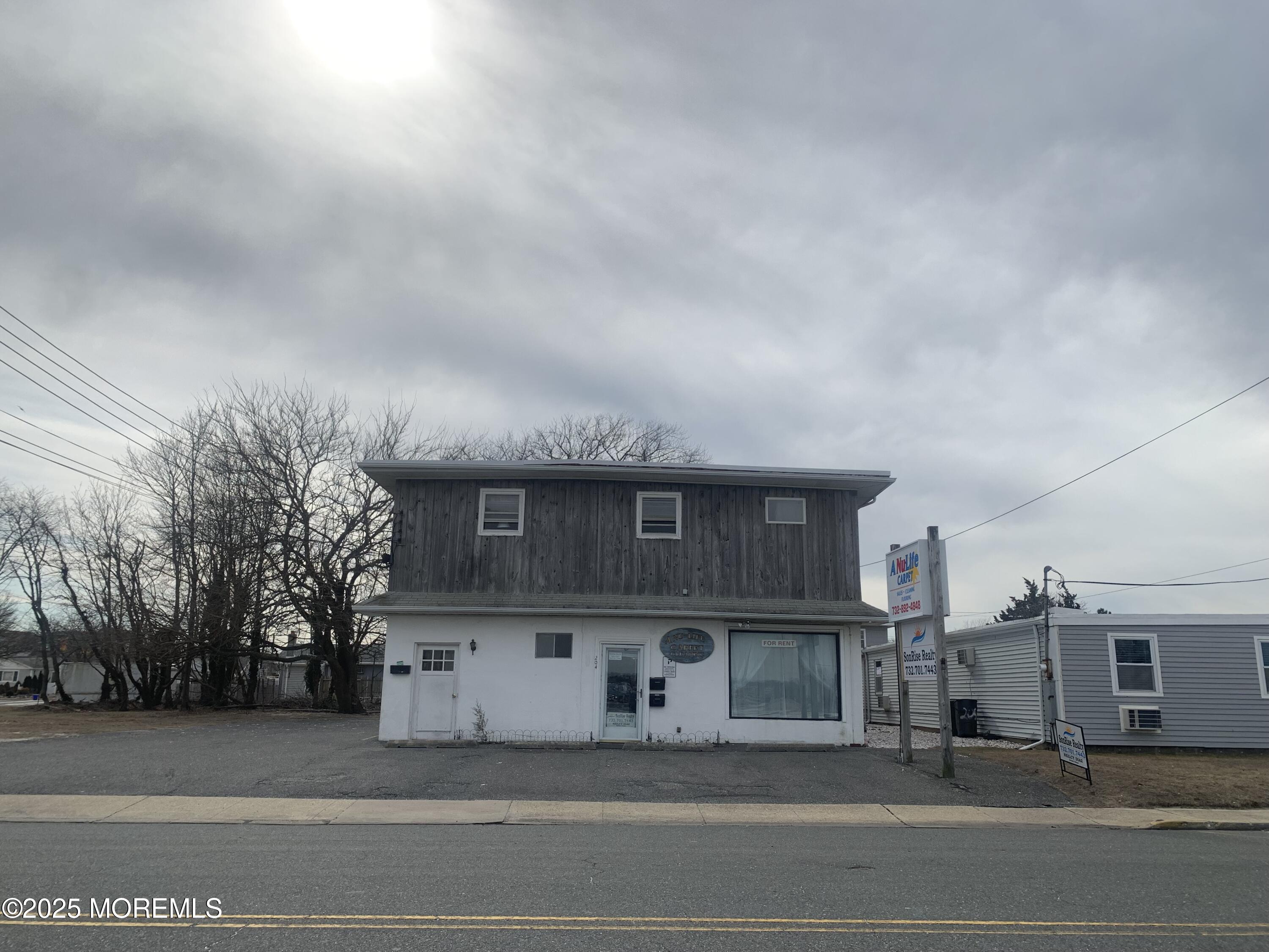 204 Channel Dr Two lower units for rent