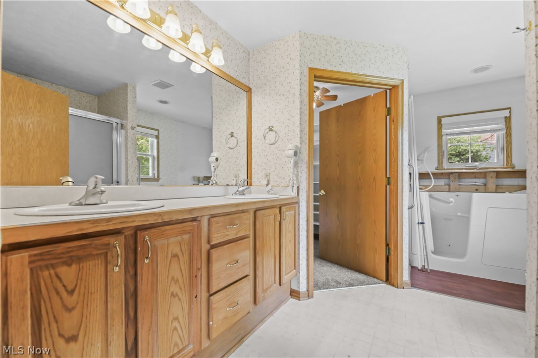 1701 Woods Road Akron, OH 44306 - Photo 25 of 43