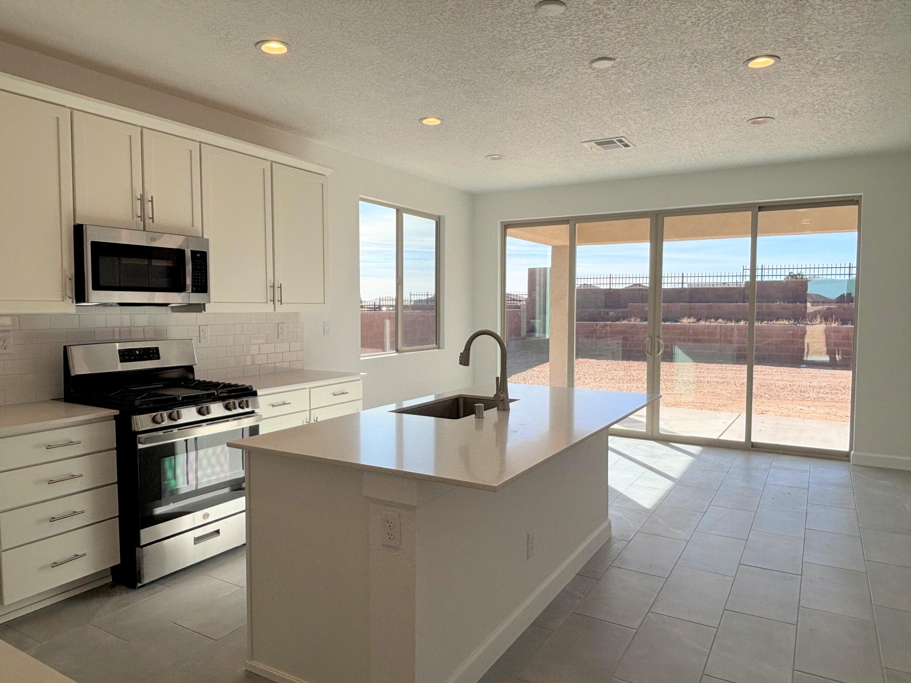 3161 Wolf Tail Loop Northeast Rio Rancho, NM 87144 - Photo 5 of 18 Gallery Image 5