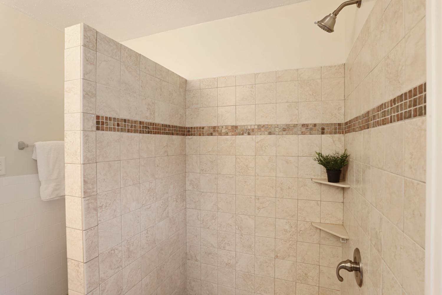 212 Palm Avenue Modesto, CA 95350 - Photo 10 of 27