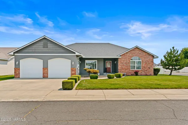 $495,000 | 1009 South 91st Avenue, Yakima, WA 98908