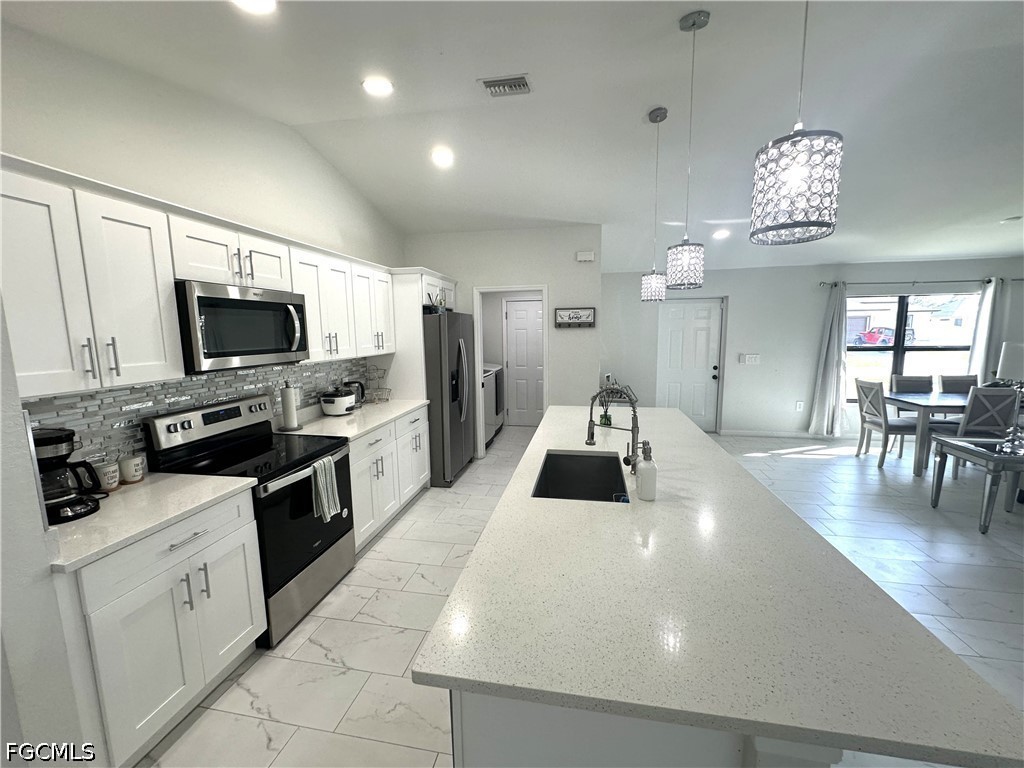 3710 38th Street Southwest Lehigh Acres, FL 33976 - Photo 5 of 36
