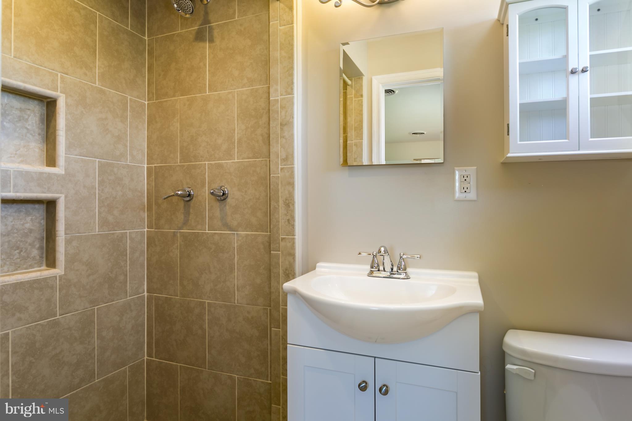 17226 Hardy Road Mount Airy, MD 21771 - Photo 9 of 39 Gallery Image 9