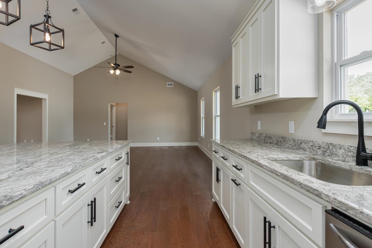 4062 Greenpond Road Gray Court, SC 29645 - Photo 11 of 36