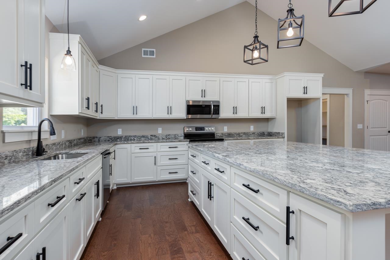 4062 Greenpond Road Gray Court, SC 29645 - Photo 12 of 36