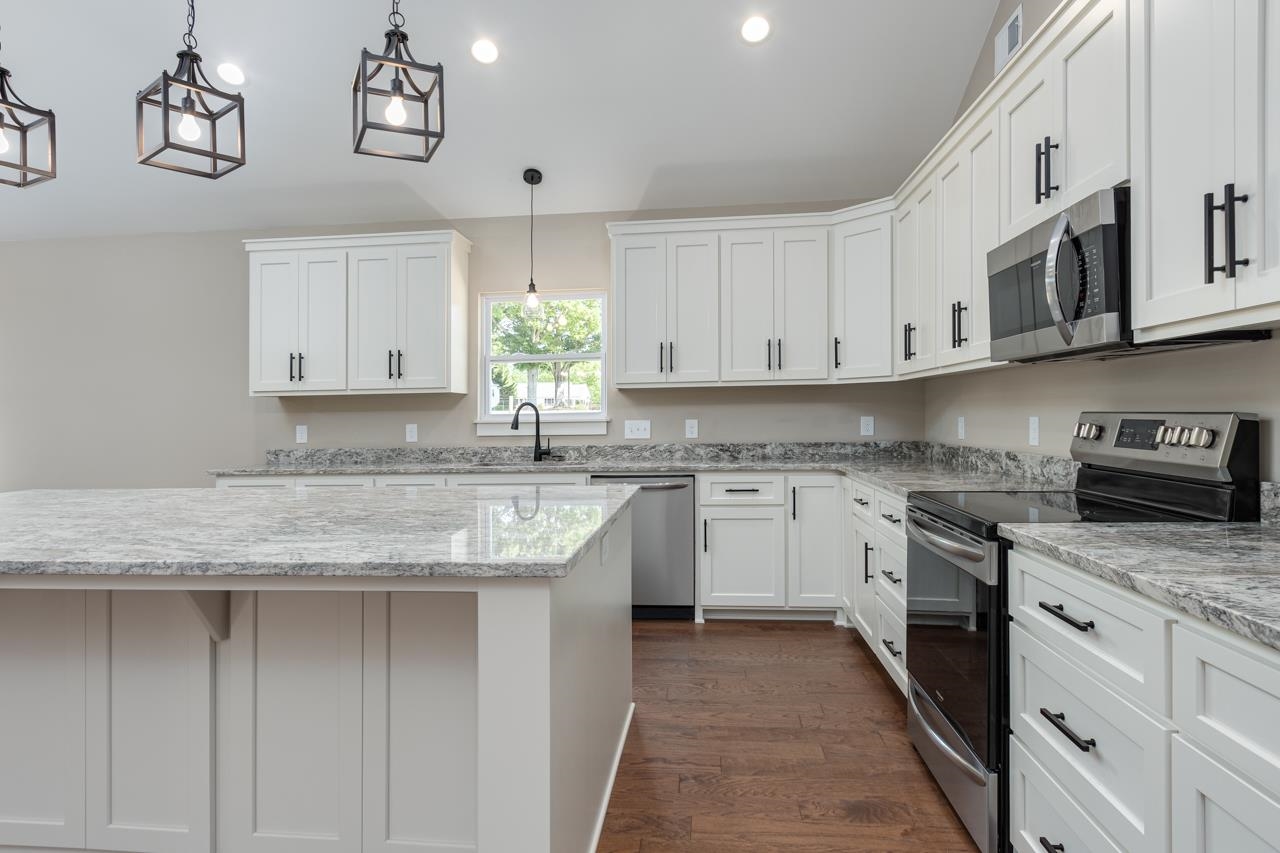 4062 Greenpond Road Gray Court, SC 29645 - Photo 10 of 36