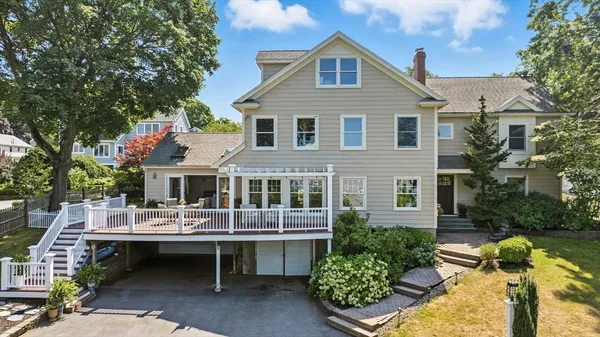 $1,800,000 | 155 Village Street, Marblehead, MA 01945