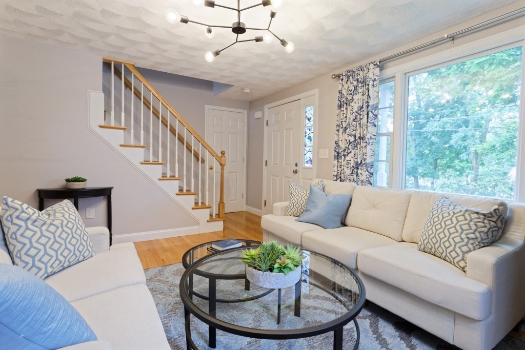 14 Fox Hill Road Billerica, MA 01821 - Photo 2 of 30 Gallery Image 2