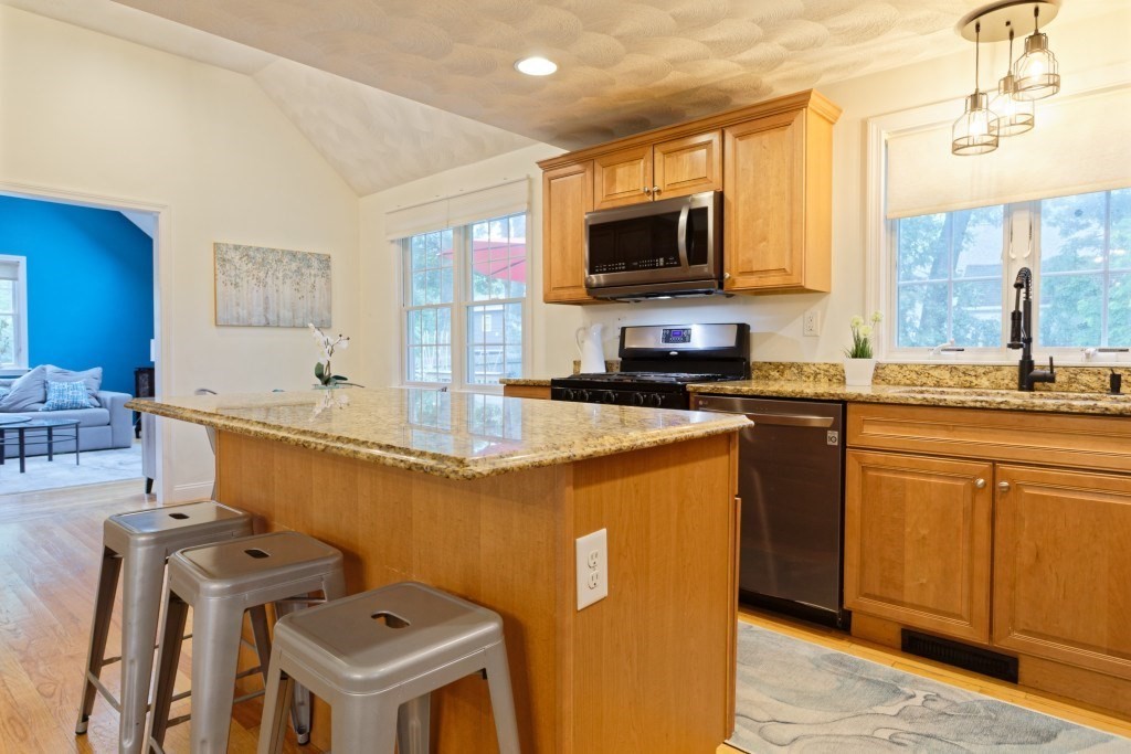 14 Fox Hill Road Billerica, MA 01821 - Photo 6 of 30 Gallery Image 6