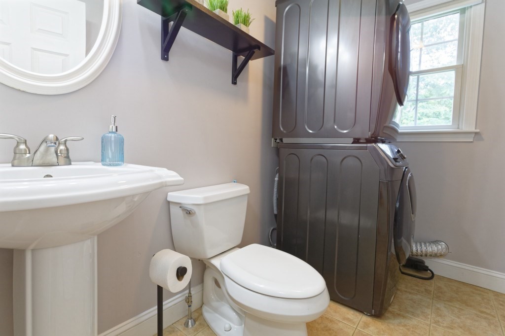 14 Fox Hill Road Billerica, MA 01821 - Photo 10 of 30 Gallery Image 10