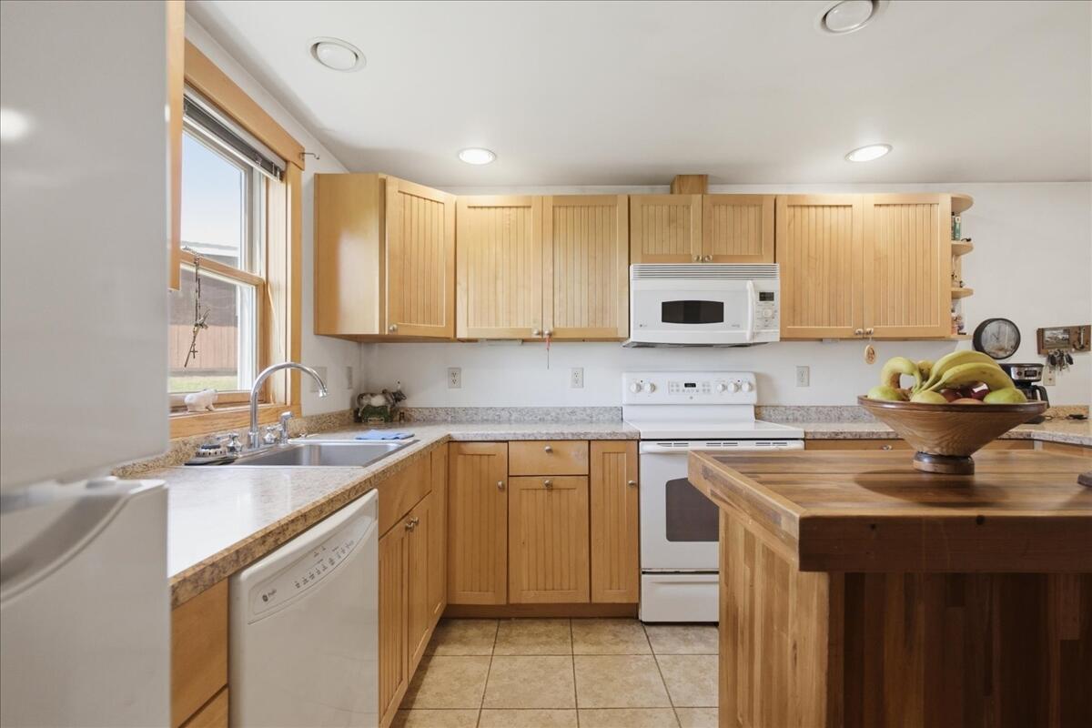 46 Abbott Hill Road West Paris, ME 04289 - Photo 6 of 51 Kitchen