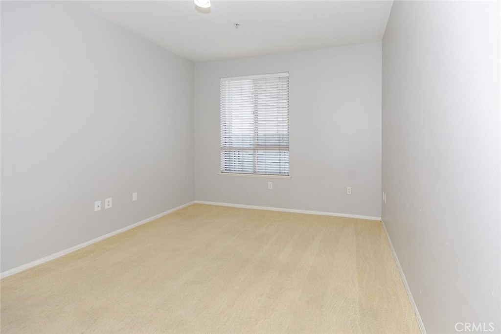 100 South Alameda Street, Unit 353 Los Angeles, CA 90012 - Photo 31 of 60 an empty room with a window