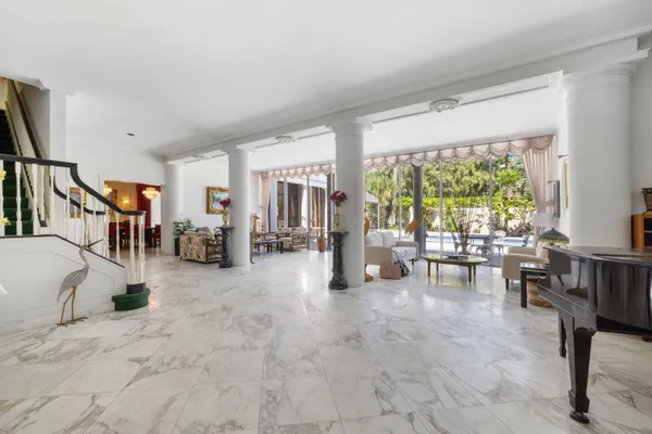 $40,000 | 1048 South Ocean Boulevard, Palm Beach, FL 33480