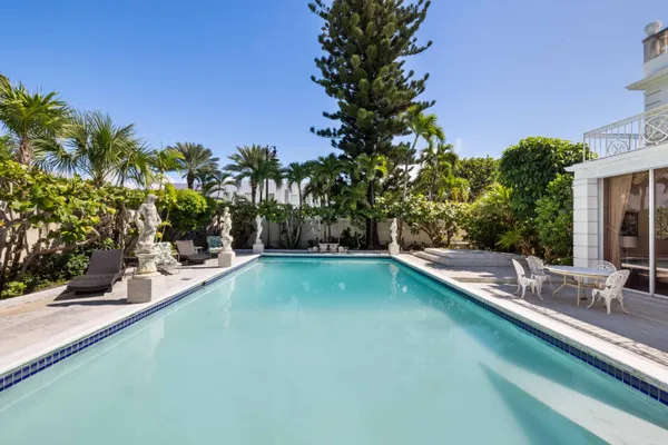 $40,000 | 1048 South Ocean Boulevard, Palm Beach, FL 33480