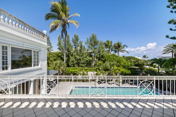 $40,000 | 1048 South Ocean Boulevard, Palm Beach, FL 33480