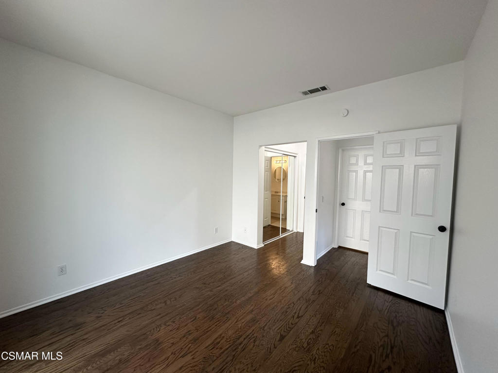 495 Novara Way Oak Park, CA 91377 - Photo 11 of 15