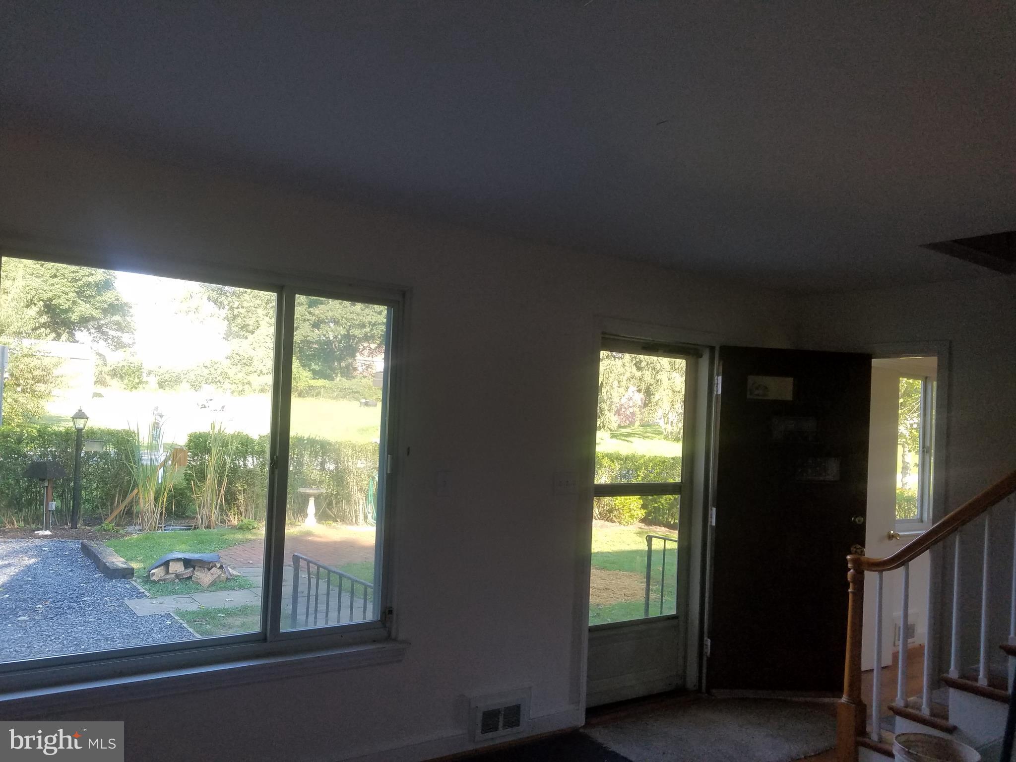 25705 Wright Road Damascus, MD 20872 - Photo 13 of 28 Living Room has lots of natural light.