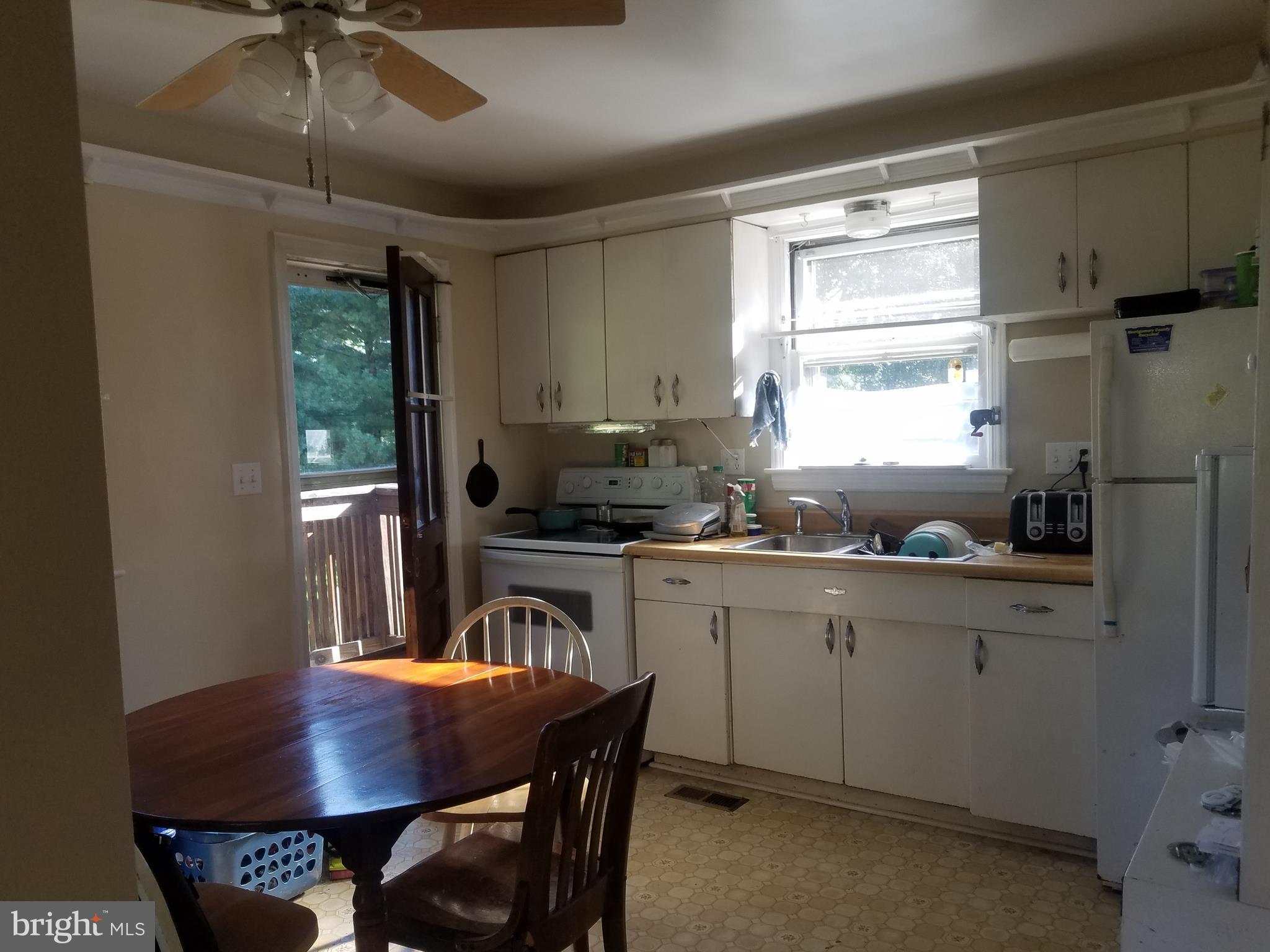 25705 Wright Road Damascus, MD 20872 - Photo 16 of 28 Kitchen