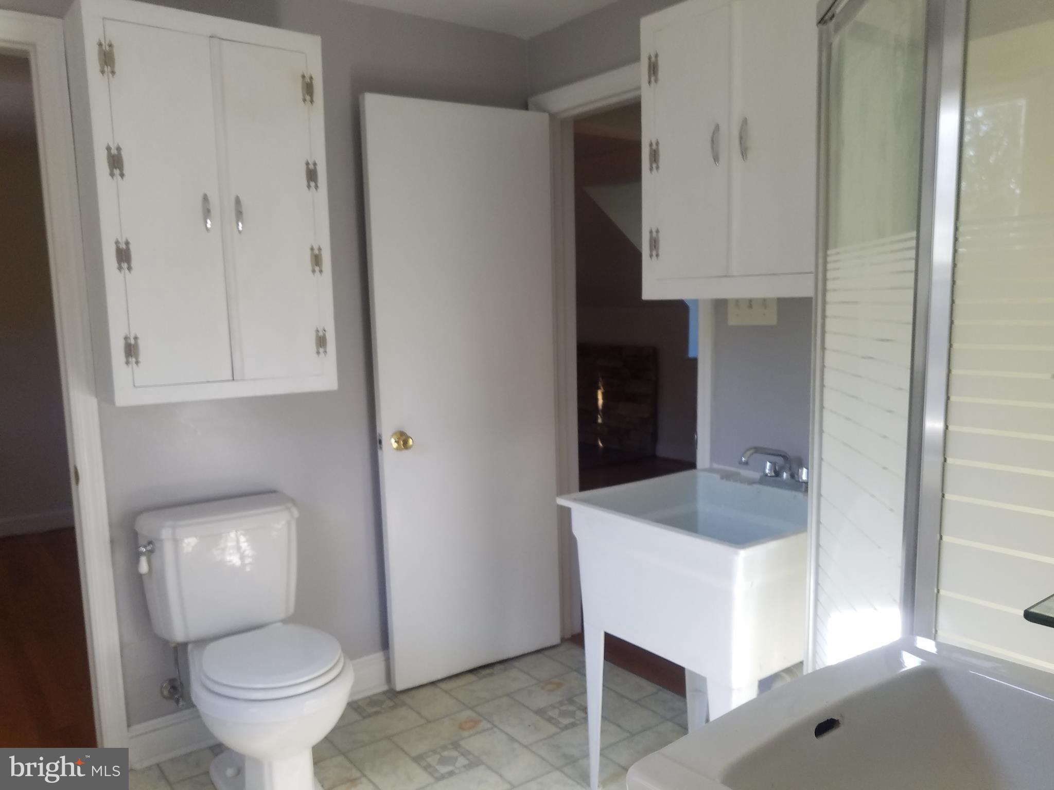 25705 Wright Road Damascus, MD 20872 - Photo 19 of 28 Bath on upper level