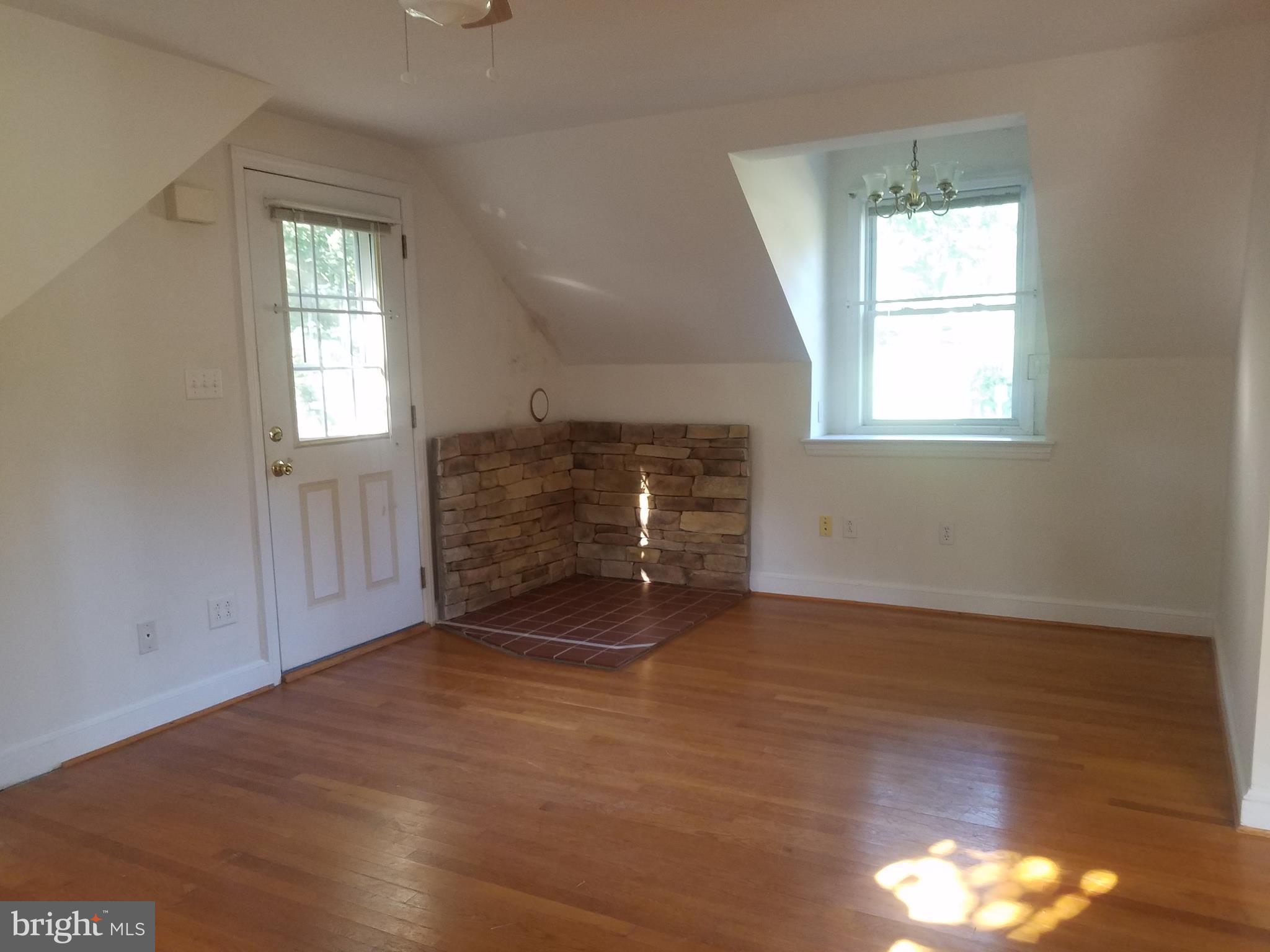 25705 Wright Road Damascus, MD 20872 - Photo 21 of 28 Bedroom