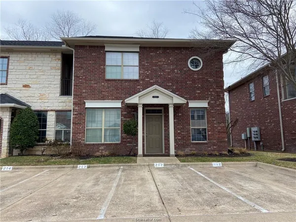 $1,950 | 212 Forest Drive, College Station, TX 77840