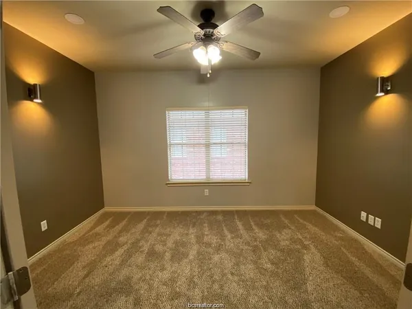 $1,950 | 212 Forest Drive, College Station, TX 77840