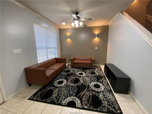 $1,950 | 212 Forest Drive, College Station, TX 77840