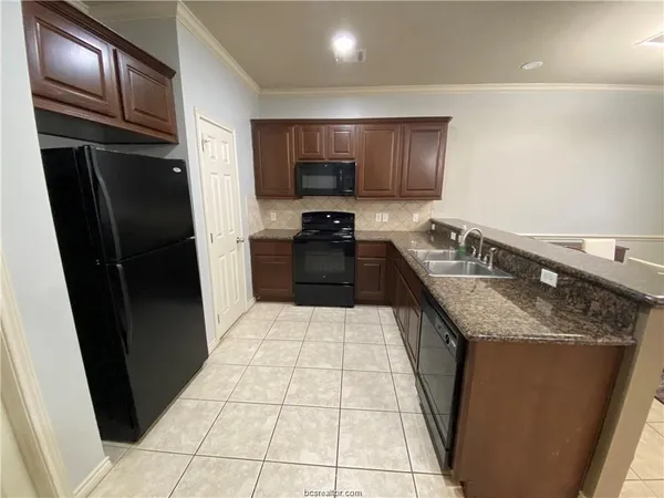 $1,950 | 212 Forest Drive, College Station, TX 77840