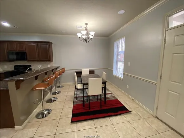 $1,950 | 212 Forest Drive, College Station, TX 77840