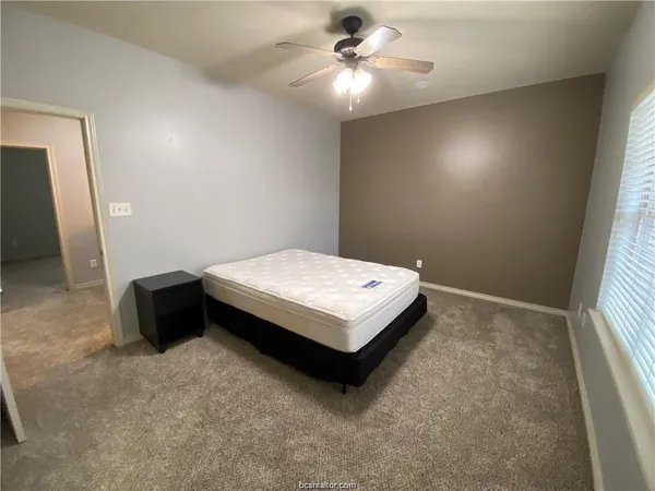 $1,950 | 212 Forest Drive, College Station, TX 77840