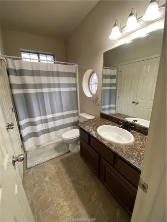 $1,950 | 212 Forest Drive, College Station, TX 77840