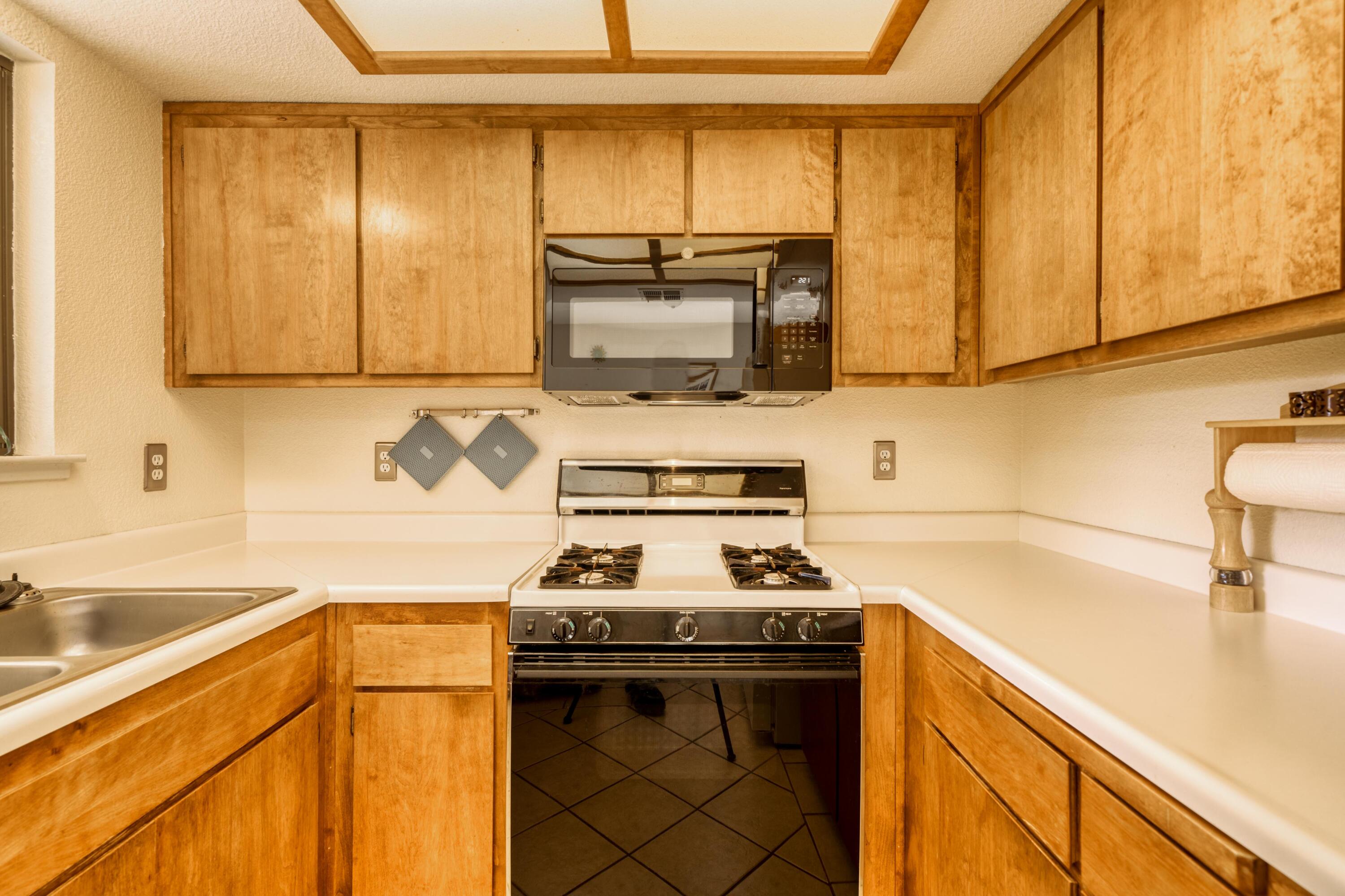 2877 Shotwick Trail Redding, CA 96002 - Photo 12 of 28 IMG-11