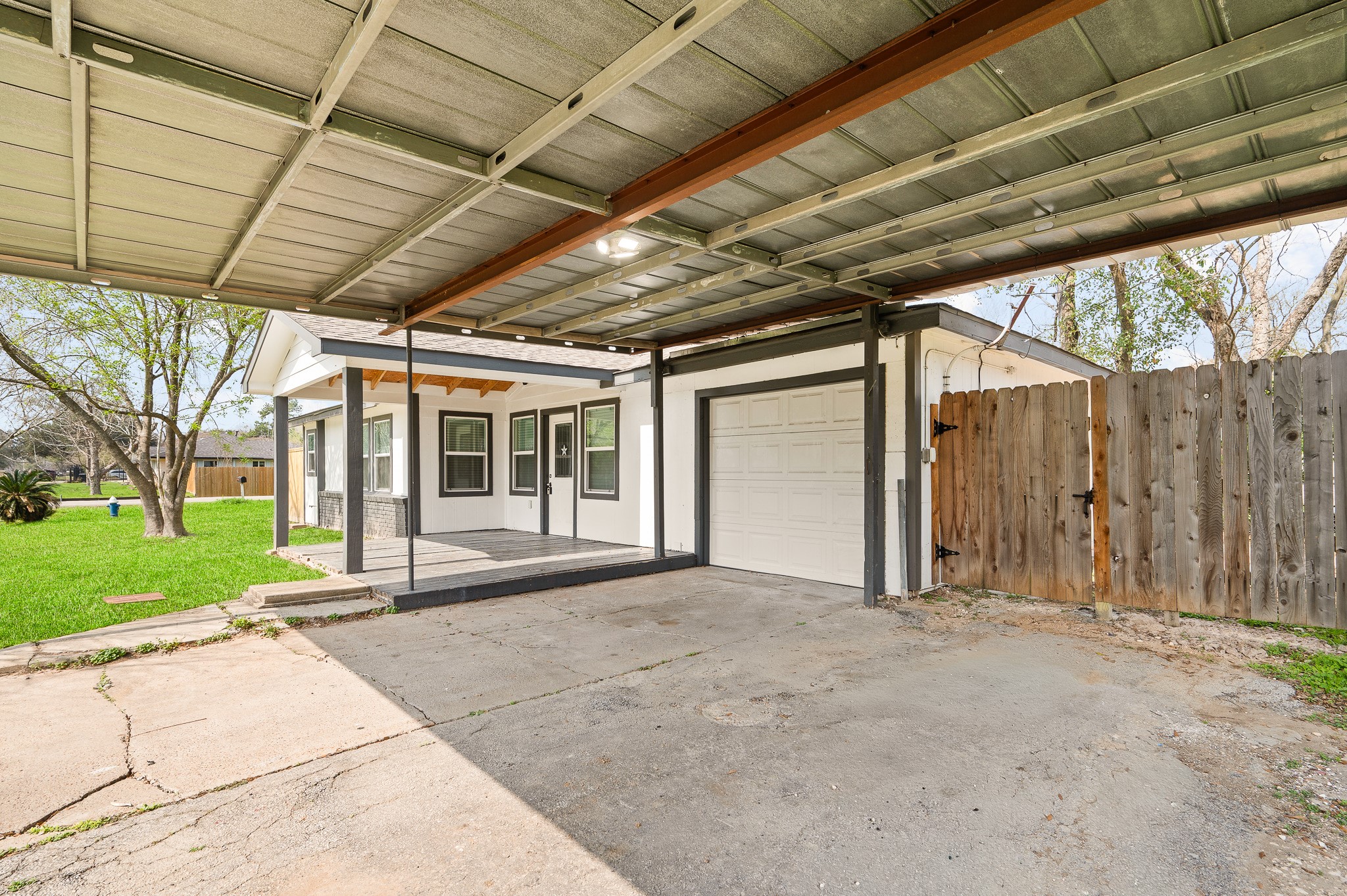 2222 Peppermill Road Houston, TX 77080 - Photo 3 of 38 a view of a house with a porch