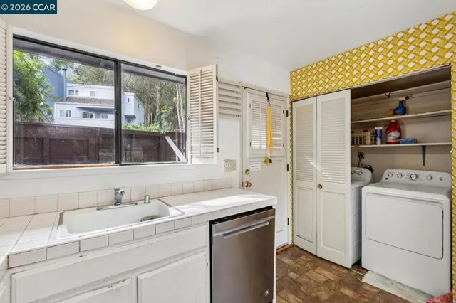 $1,110,000 | 119-119 Lincoln Drive, Sausalito, CA 94965